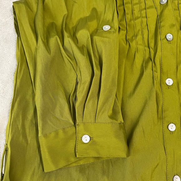 QUICK LIST! Fancy button down - Picture 3 of 6